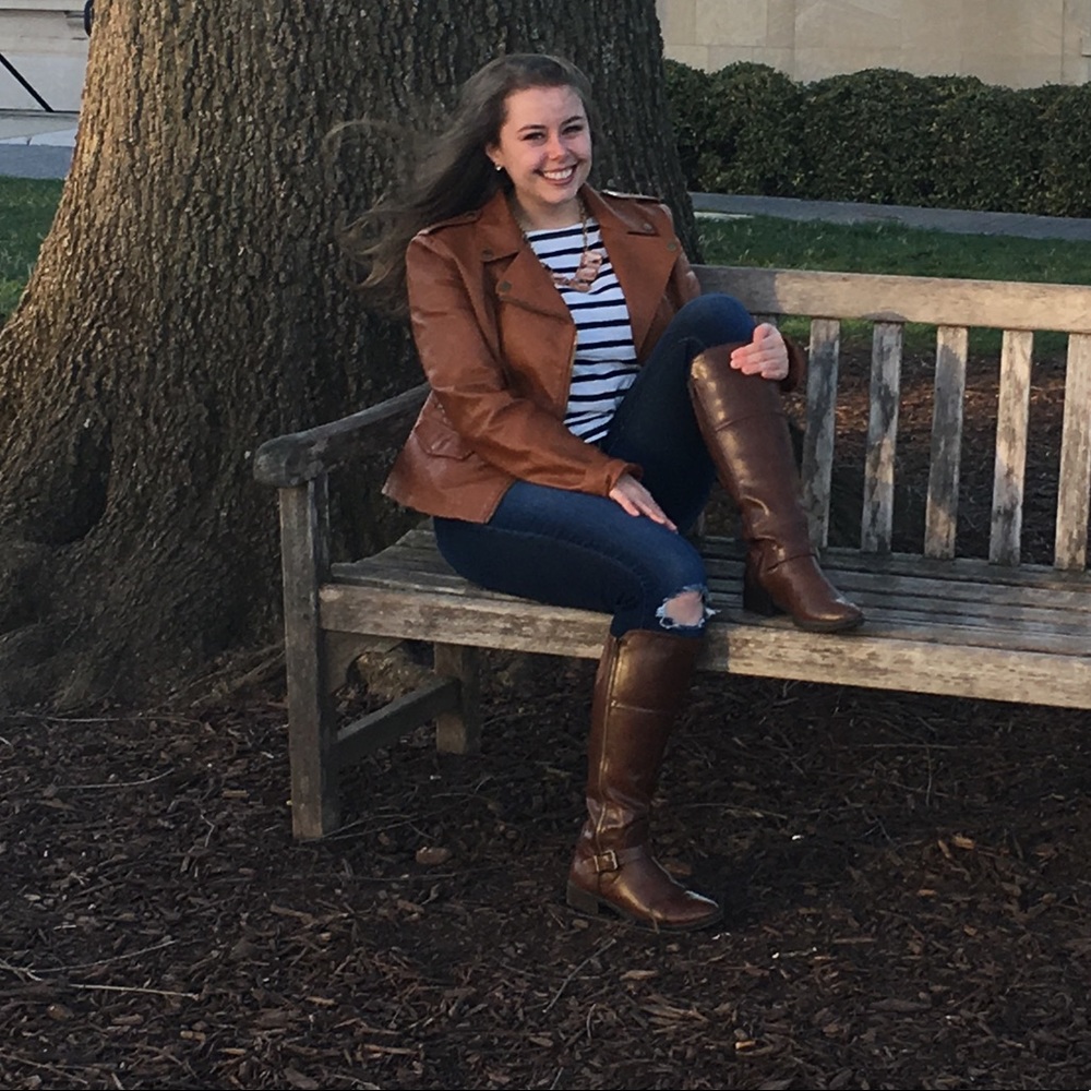 Meet your Posher, Emily